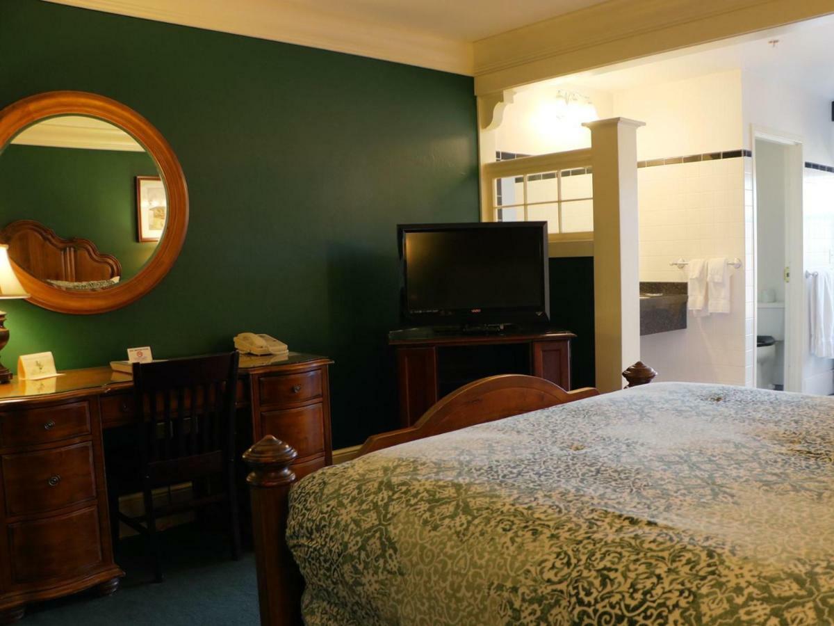 Saint Brendan'S Inn Green Bay Eksteriør billede